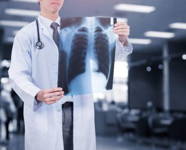Stanford desarrolla CheXNet, un algoritmo de IA capaz de diagnosticar la neumonía mejor que los radiólogos