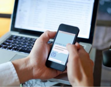Chatbots con supervisión humana