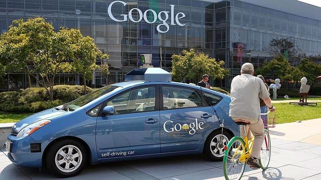 Google: los coches sin conductor conducen cada vez mejor por las calles de la ciudad